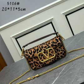 Picture of Valentino Lady Handbags _SKUfw150233449fw